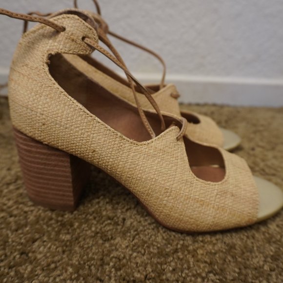 Bettye Heel - Picture 3 of 7